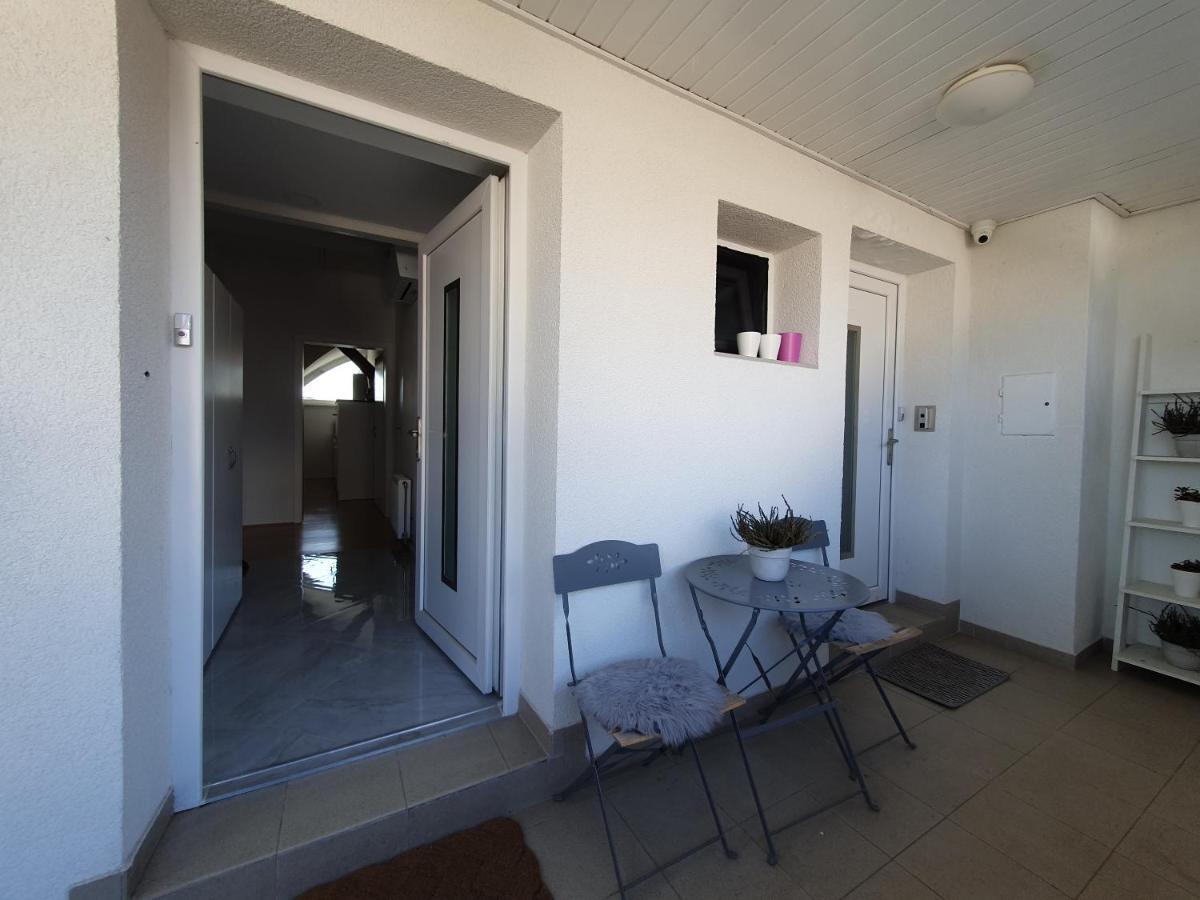 Charming Apartment Mila In Privat House With Free Parking Ljubljana Exterior photo