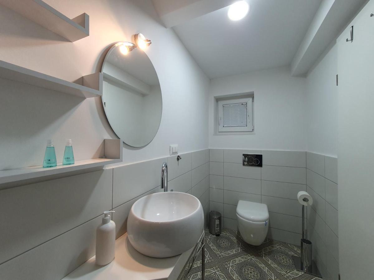 Charming Apartment Mila In Privat House With Free Parking Ljubljana Exterior photo